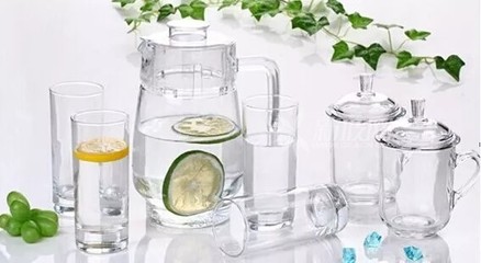 我國(guó)日用玻璃產(chǎn)業(yè) 年耗2000萬(wàn)噸石英砂的繁榮與挑戰(zhàn)